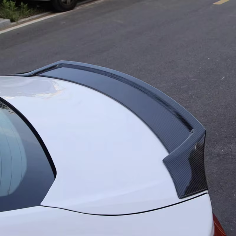 Alerón trasero de fibra de carbono estilo M4 para Chevrolet Malibu XL - imagen 2