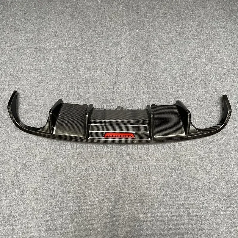 Difusor instalado en Audi A4 B8, vista lateral deportiva