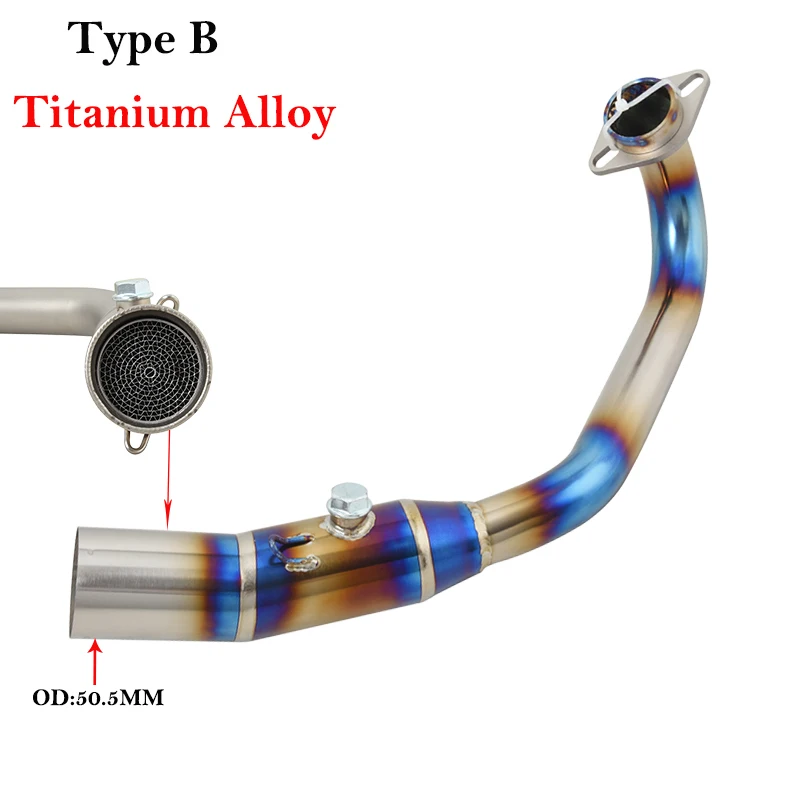 Detalle inferior del mid pipe en titanio montado en scooter Forza 300