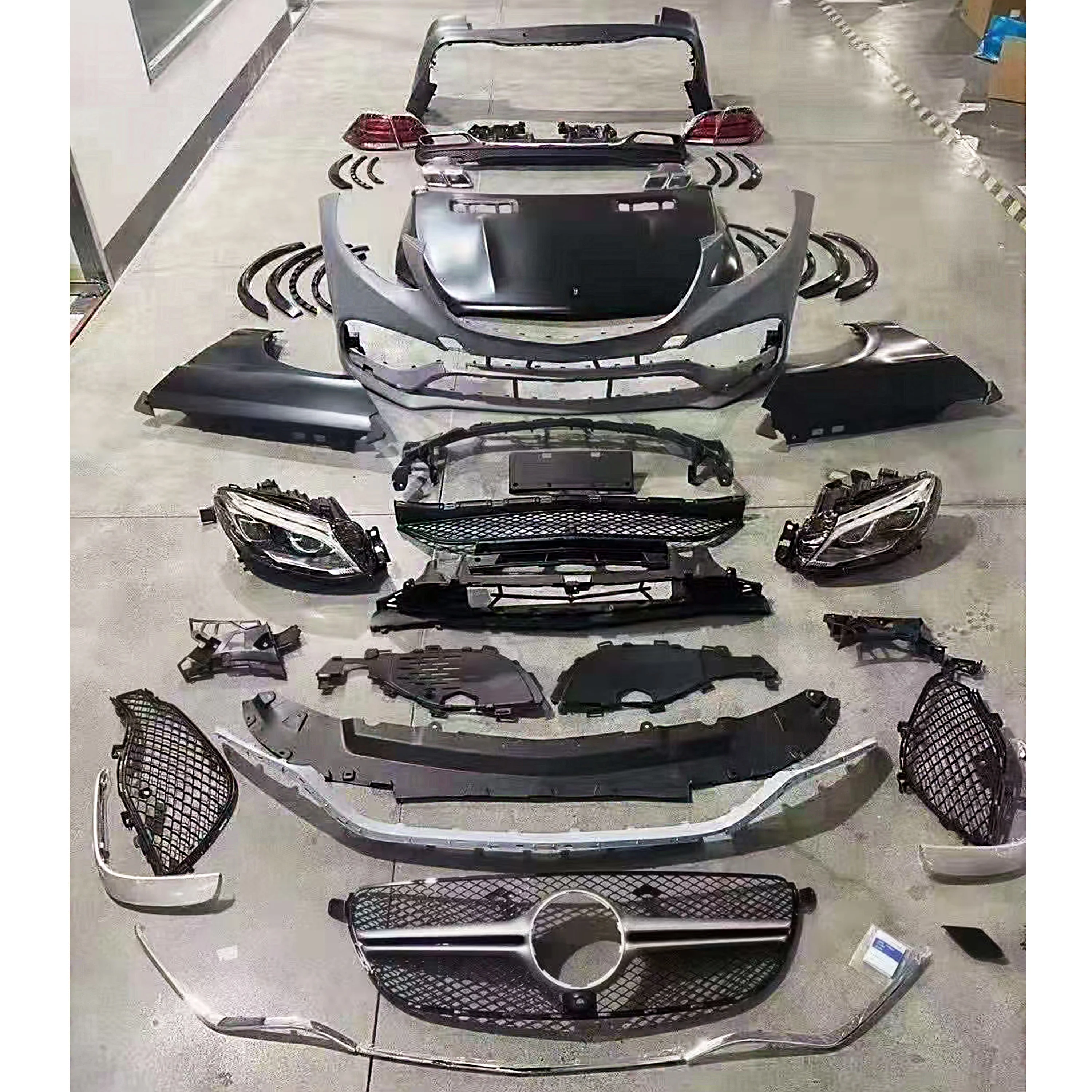 Kit carrocería Mercedes ML W166 a GLE63 – faros y luces LED - imagen 2
