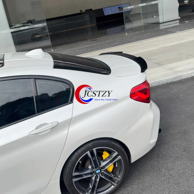 Alérón trasero estilo M4 negro BMW F52 Serie 1 Sedan - imagen 3