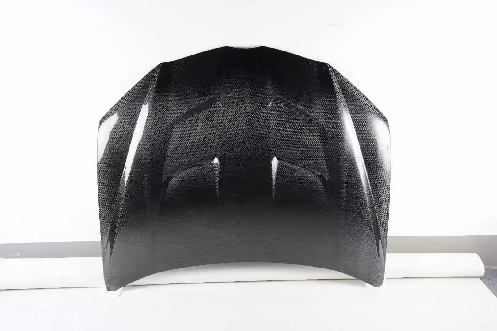 Capó de fibra de carbono Mansory para Lamborghini Urus - imagen 5