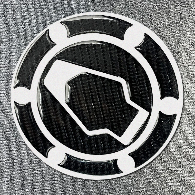 Adhesivo 3D efecto carbono para tapón de depósito BMW G 310 R/GS - imagen 4