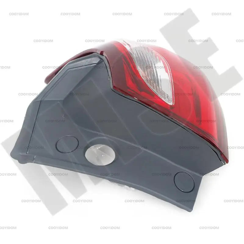 Luz trasera con freno y marcha atrás – Chevrolet Equinox 2018-2020 - imagen 3