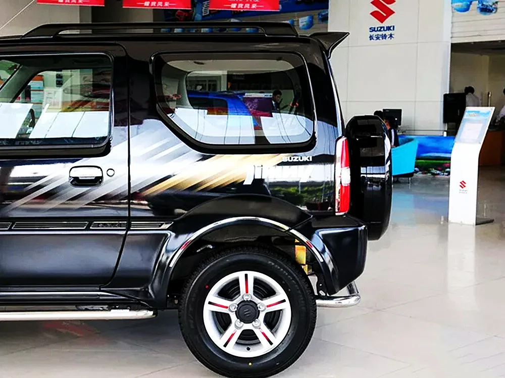 Detalle del diseño exterior del alerón para Suzuki Jimny