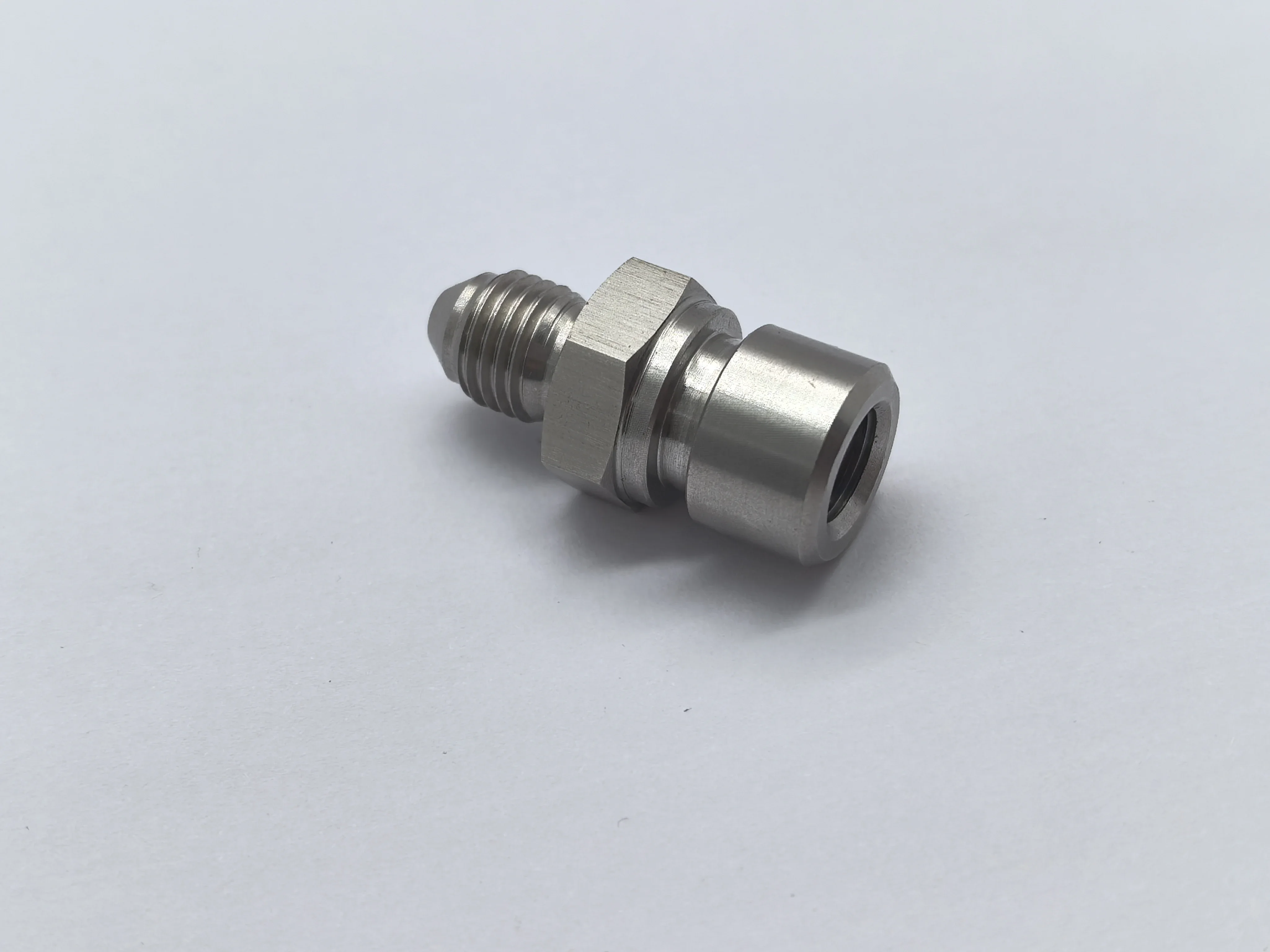 Adaptador de freno 4AN a rosca 3/8-24 – Flare invertido - imagen 3