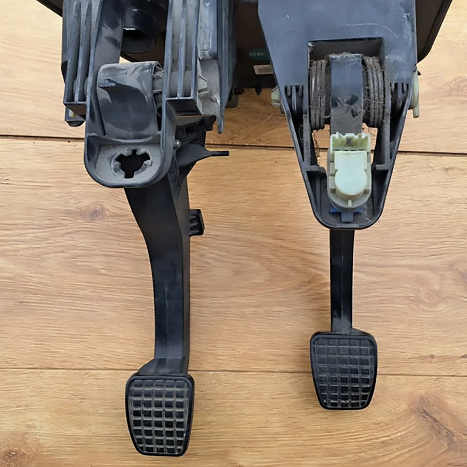 Funda pedal embrague Iveco Daily 5801362080 – 2011-2018 - imagen 5