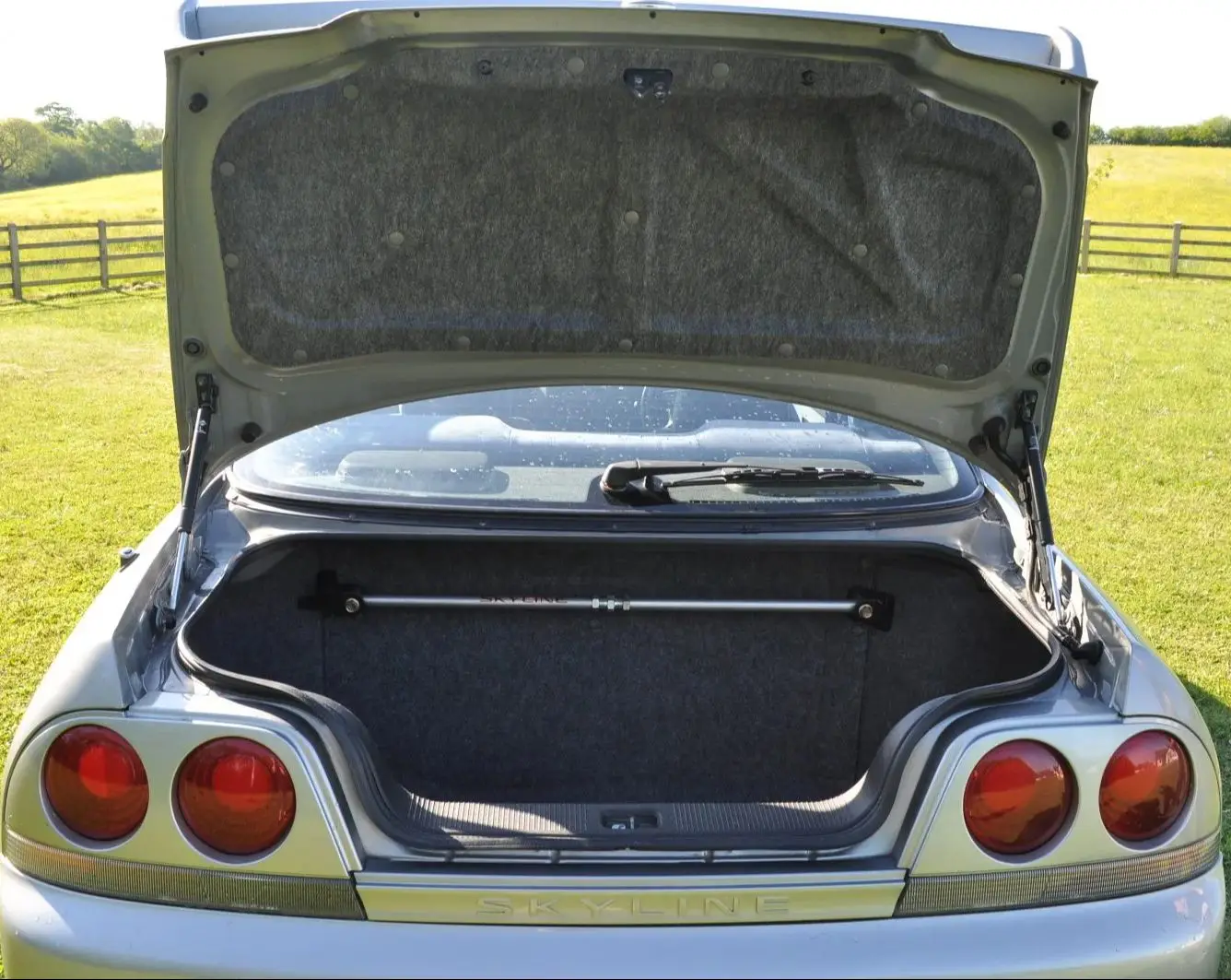 Amortiguador elevación maletero Nissan Skyline R33 Coupe 1993-1998 - imagen 5