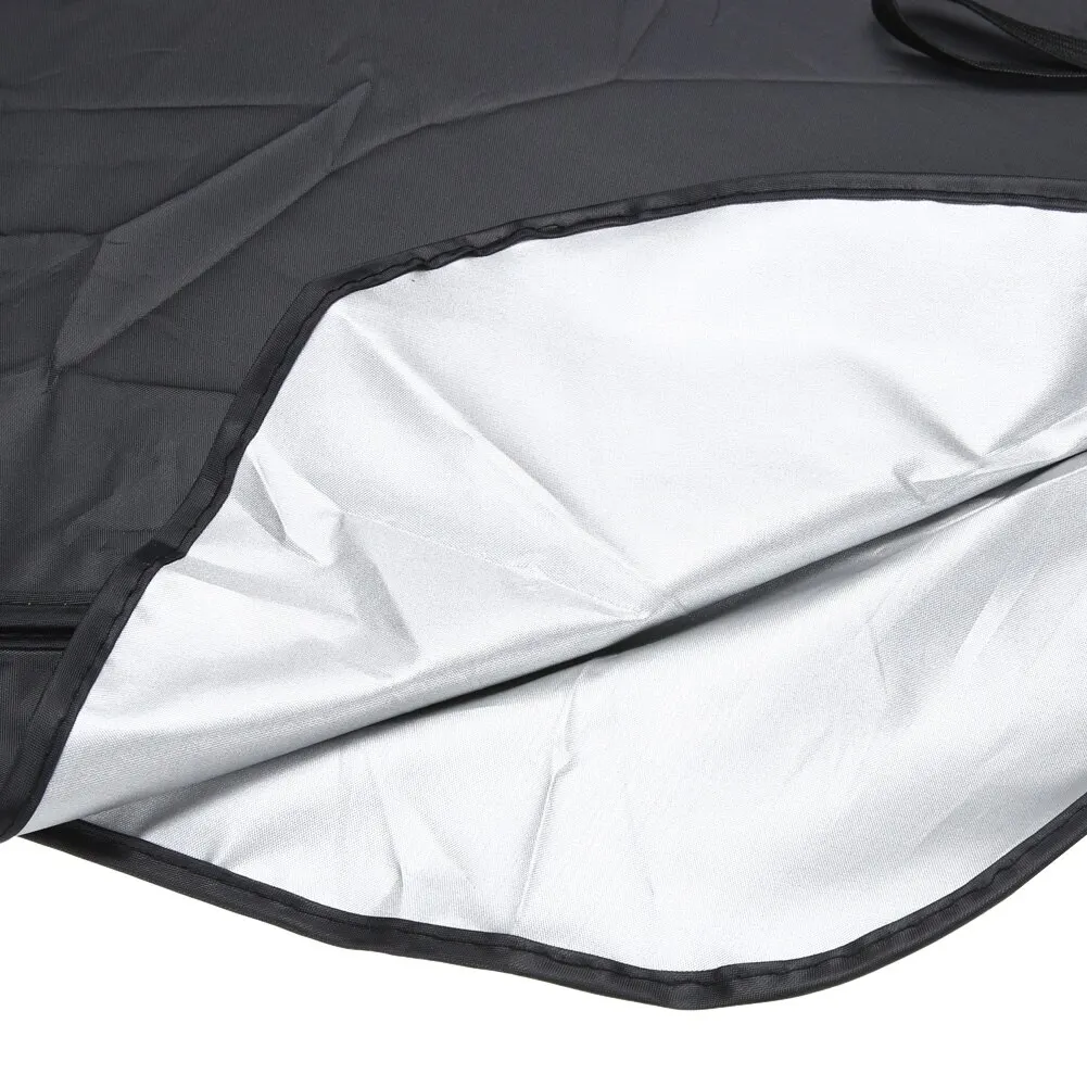 Detalle del reflector solar para parabrisas de coche