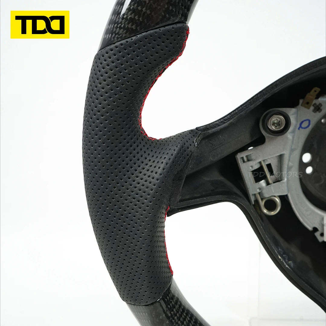 TDD Volante de fibra de carbono y cuero perforado para VW Golf IV - imagen 5