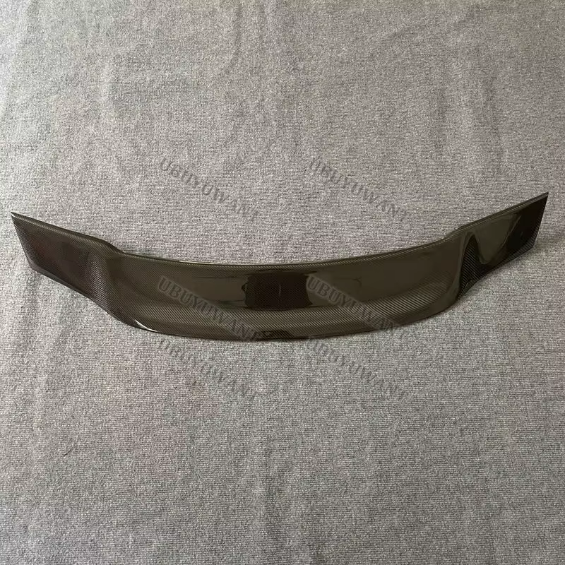 Detalle del acabado del alerón para maletero