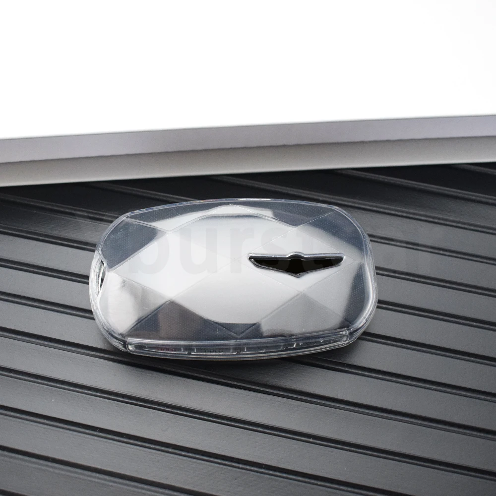 Carcasa protectora con botones en relieve