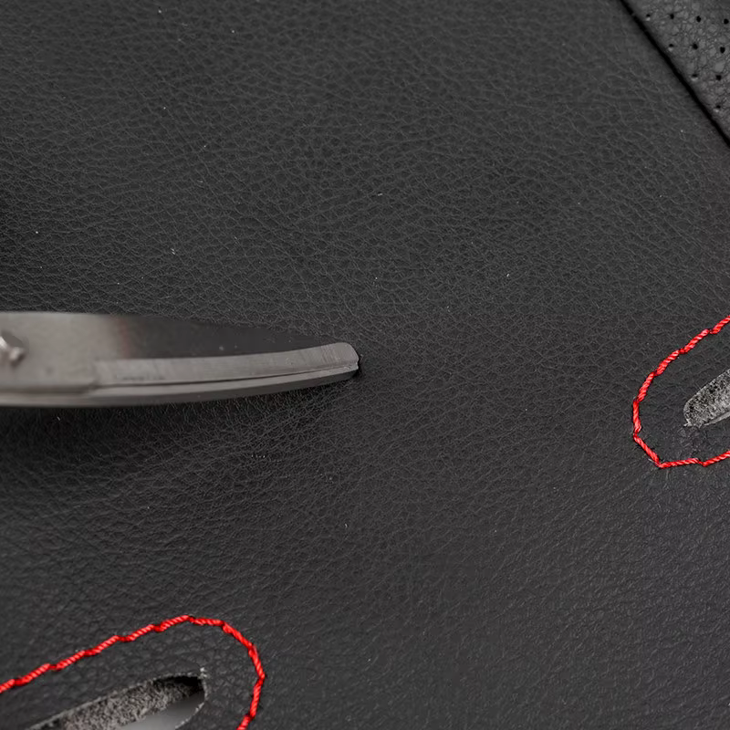 Funda volante microfibra con ribete rojo para Dodge Challenger Charger - imagen 3