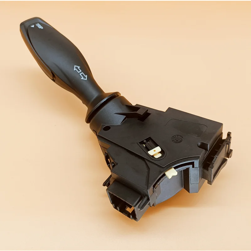 Detalle del mando de intermitentes para Ford Fiesta