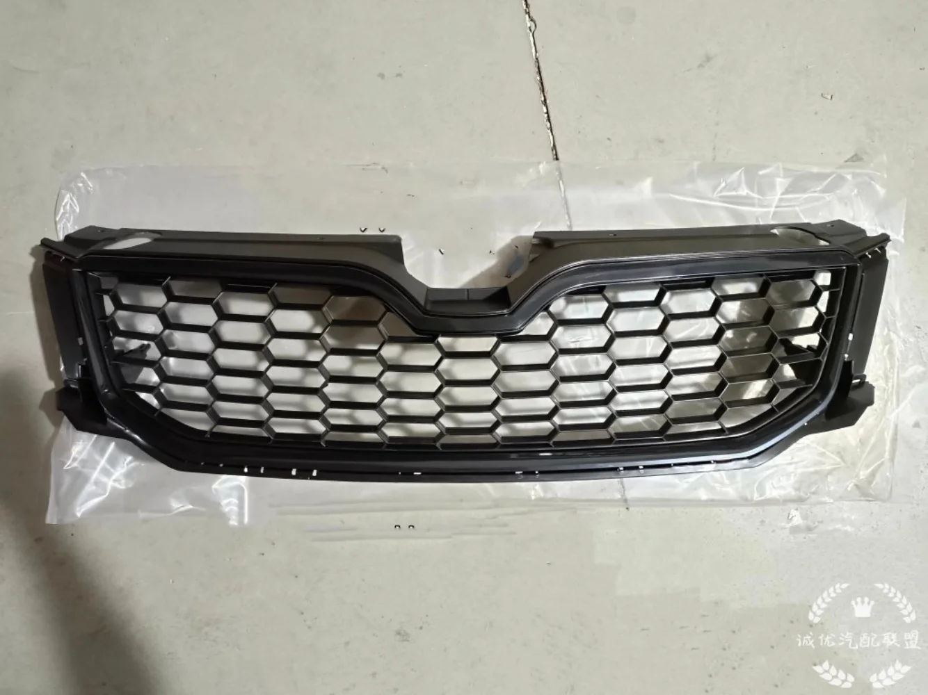 Rejilla de radiador delantera para Skoda Octavia 2015-2017 - imagen 4