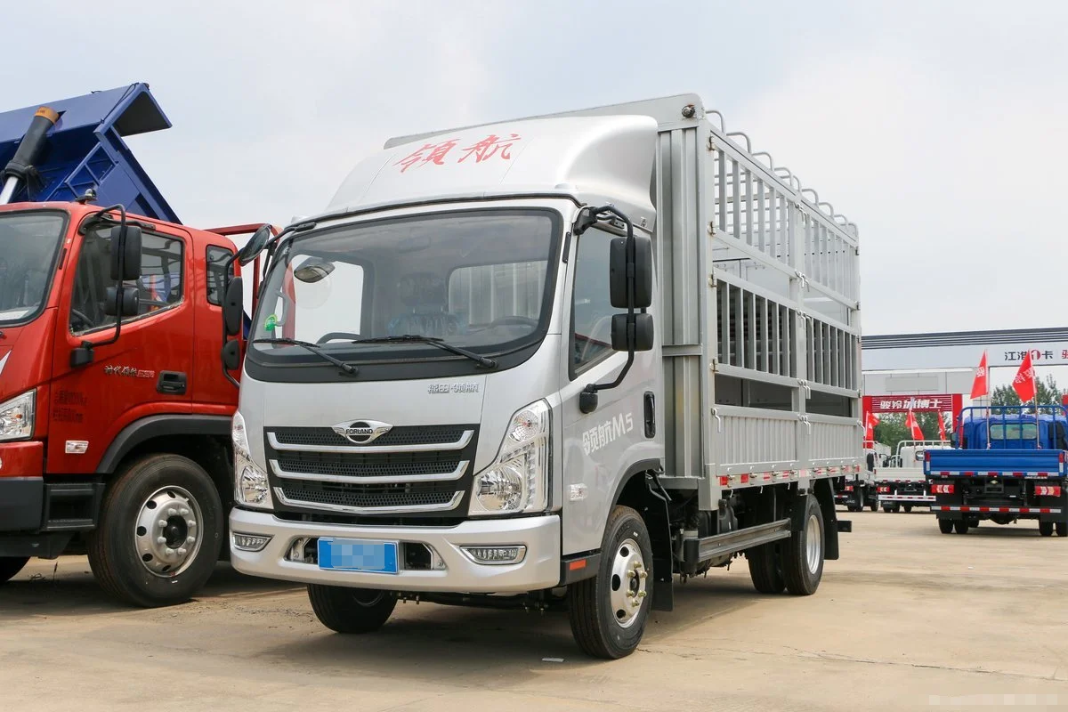 Furgoneta diésel M5 4x2 con carrocería de valla para carga - imagen 5