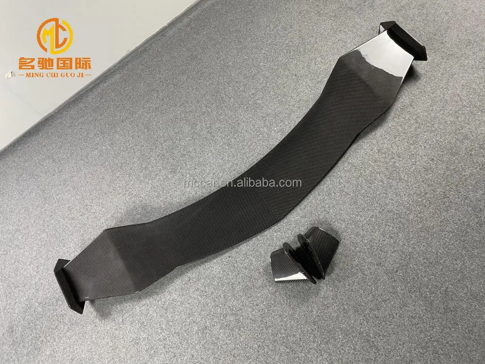 Alerón trasero fibra de carbono estilo Man-sory para Lamborghini URUS - imagen 2