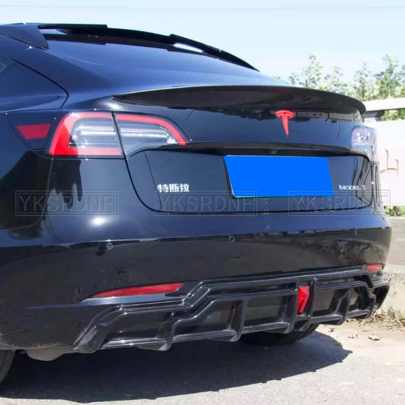Difusor trasero con alerón para Tesla Model 3 – Carbono - imagen 3