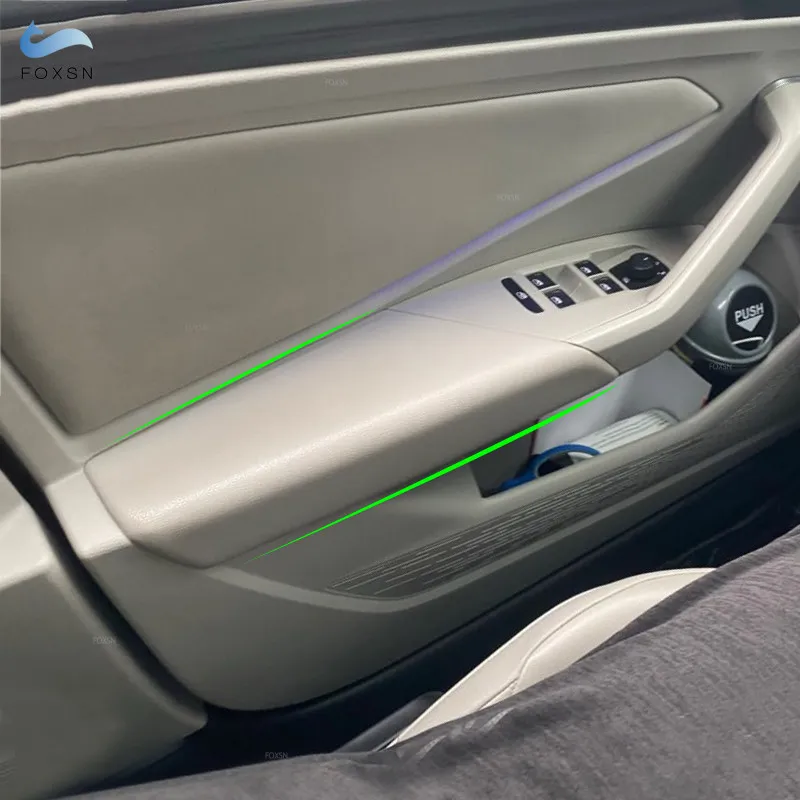 Funda reposabrazos de microfibra negra – VW Jetta 2019