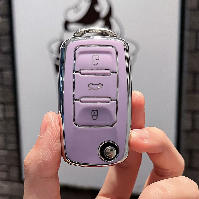Comparativa de colores disponibles: blanco, negro y morado