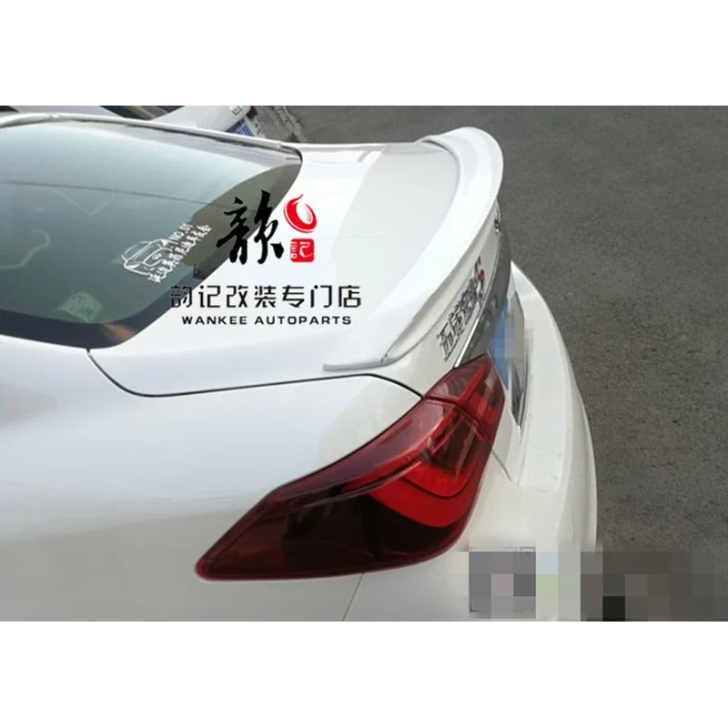 Alerón Infiniti Q70 de fibra de carbono negro brillante - imagen 3