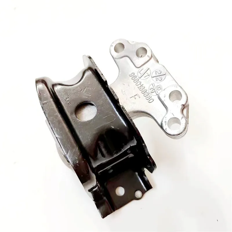Vista frontal del soporte de goma para motor Citroen DS3