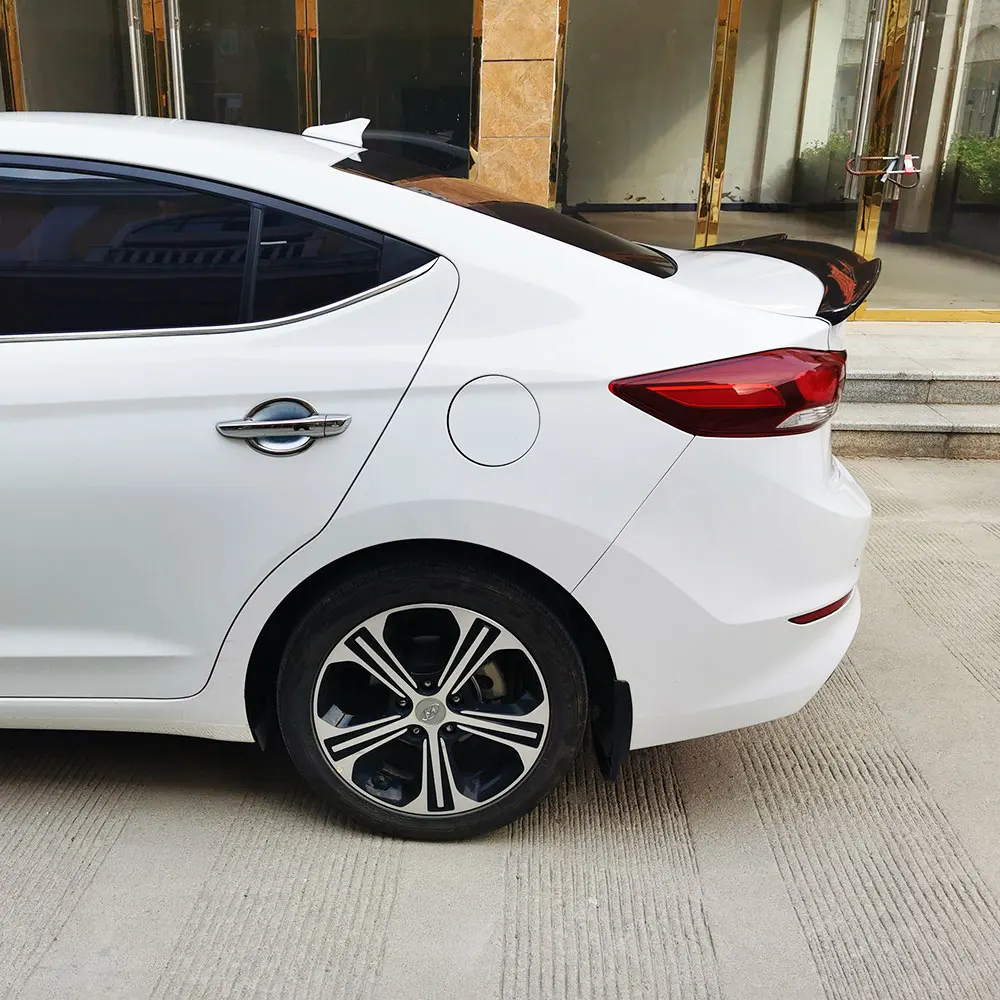 Alerón lobo llama – Hyundai Elantra líder 2016-2018 negro brillante - imagen 5