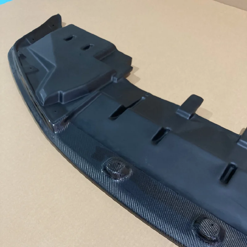 Labio delantero en fibra de carbono para Nissan Skyline R34 GT-R - imagen 5