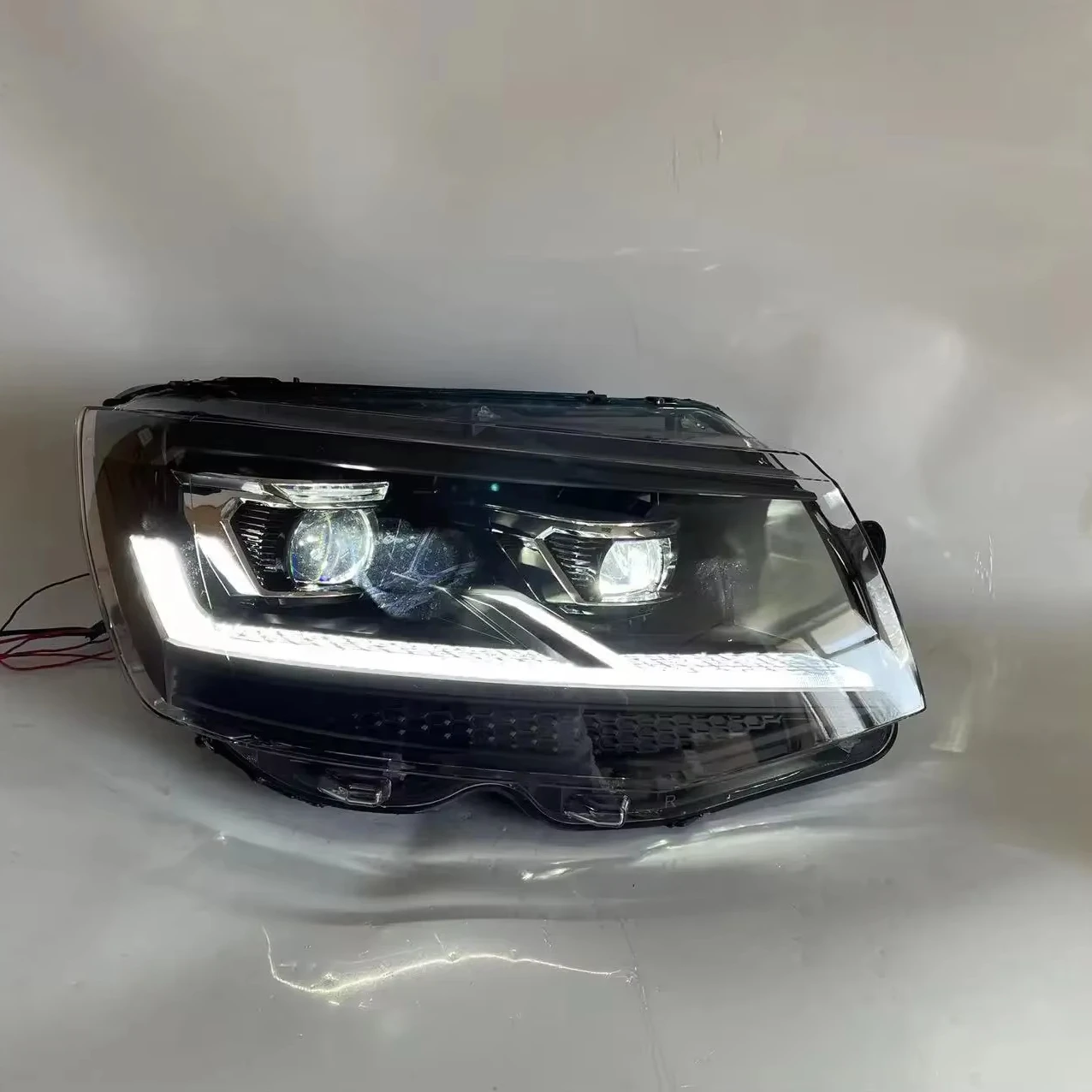 Faro LED completo con intermitente para VW Caravelle T6