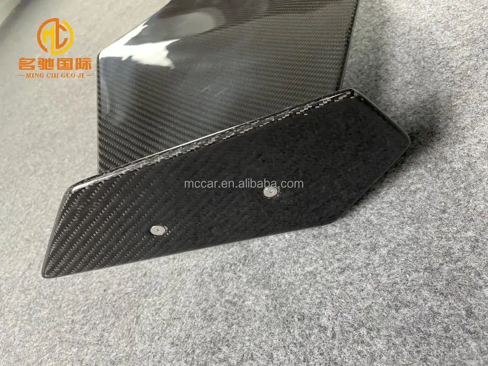 Alerón trasero fibra de carbono estilo Man-sory para Lamborghini URUS - imagen 3