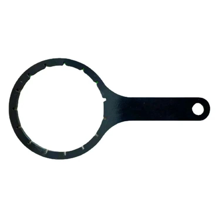 Uso de la llave sobre el filtro diésel