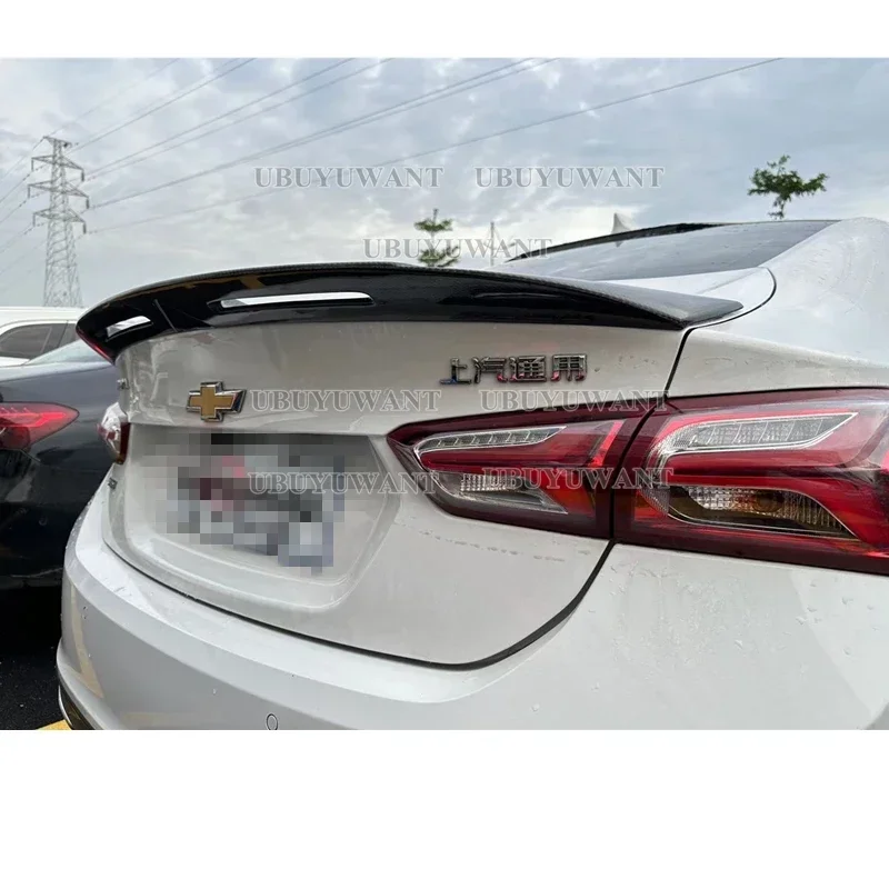 Alerón trasero estilo R efecto carbono para Chevrolet Malibu XL (2016-2023) - imagen 4