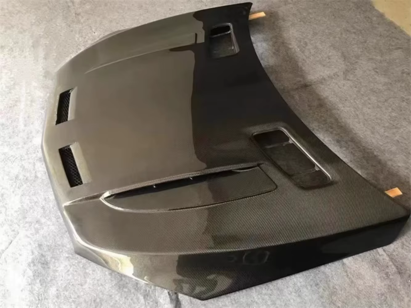 Cubierta de motor de fibra de carbono para Mercedes GLE 320/63 - imagen 2