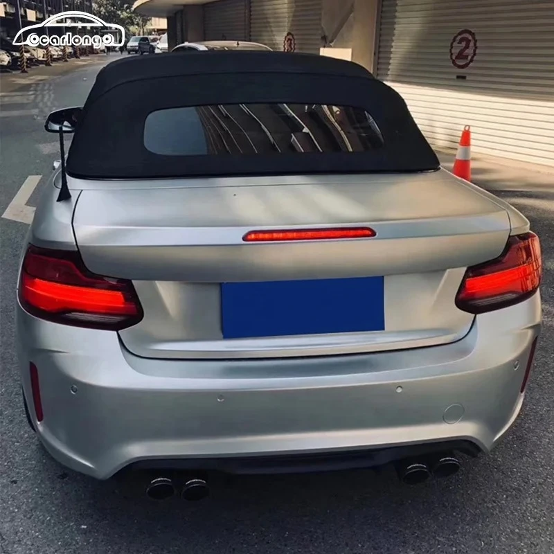 Detalle del kit de carrocería estilo M2 para BMW F22 desde otro ángulo