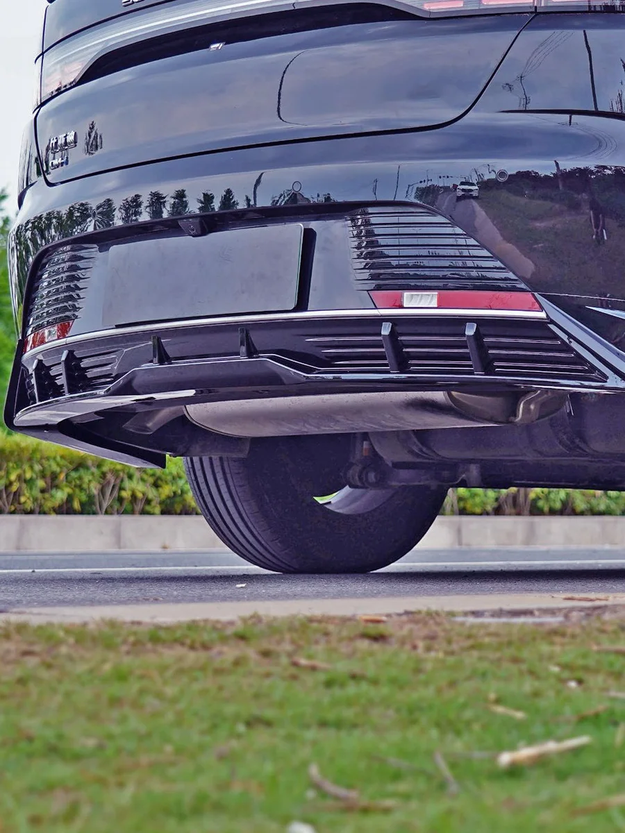 Difusor trasero para BYD King Destroyer 05 2022 2023 2024, Kit de carrocería de coche negro brillante, alerón de parachoques, divisor de plástico - imagen 4