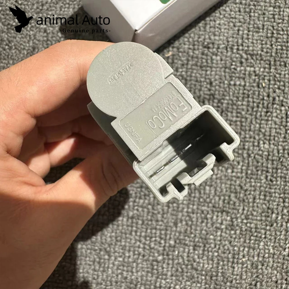 Interruptor de luz de freno LR072647 para Range Rover Sport, LR3/LR4 - imagen 2