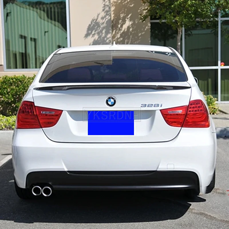 Alerón trasero estilo MP BMW E90 visto desde atrás