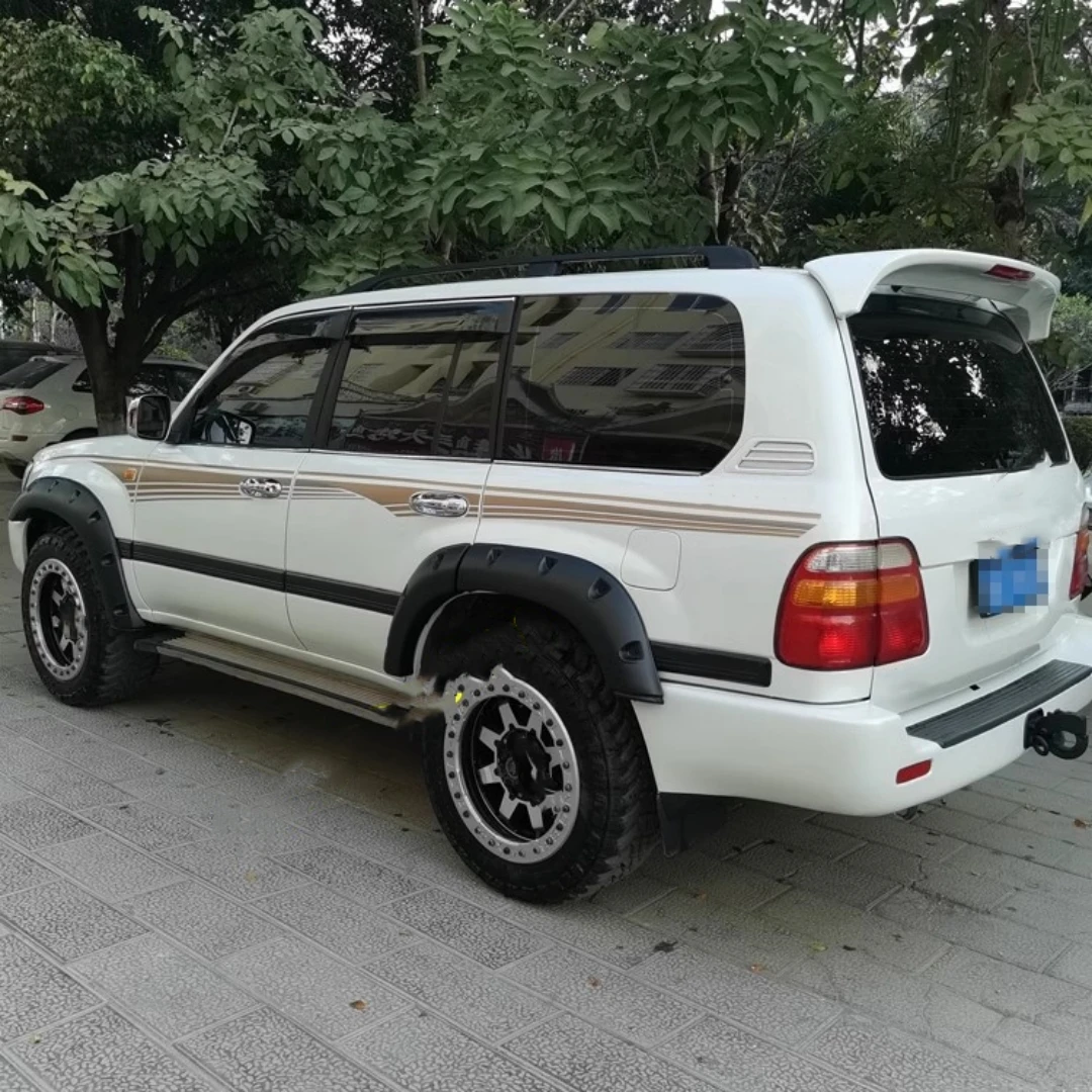 Cejas de guardabarros Toyota Land Cruiser LC100 4.7 – Kit carrocería - imagen 5