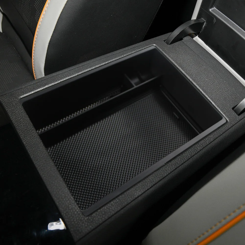 Detalle de la bandeja de almacenamiento para Isuzu D-Max