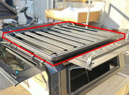 Dosel con estante superior instalado