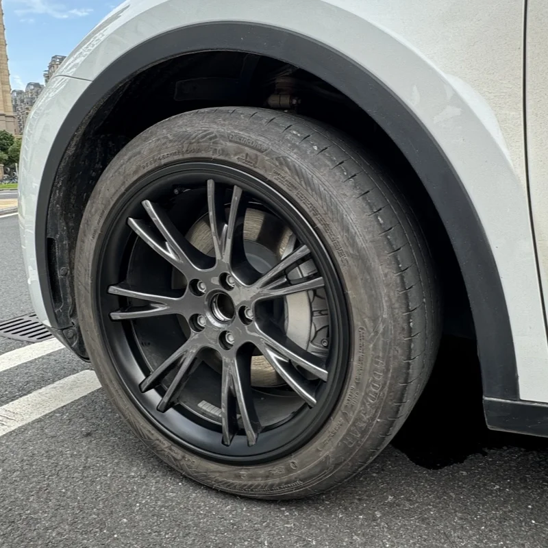 Tapón cubo rueda Tesla Model Y 19'' Kit rendimiento RWD - imagen 5