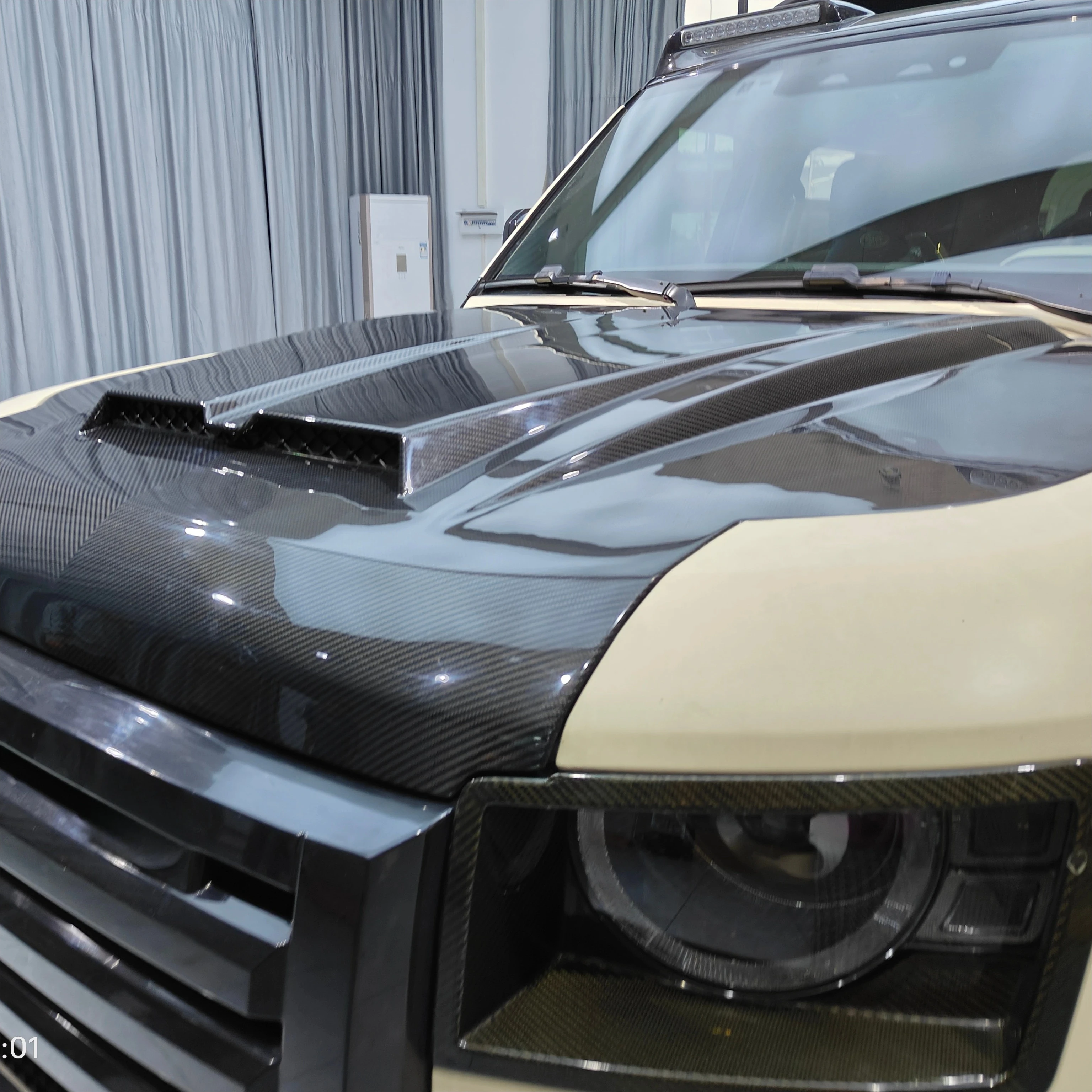 Capó fibra carbono SVR para Land Rover Defender - imagen 2