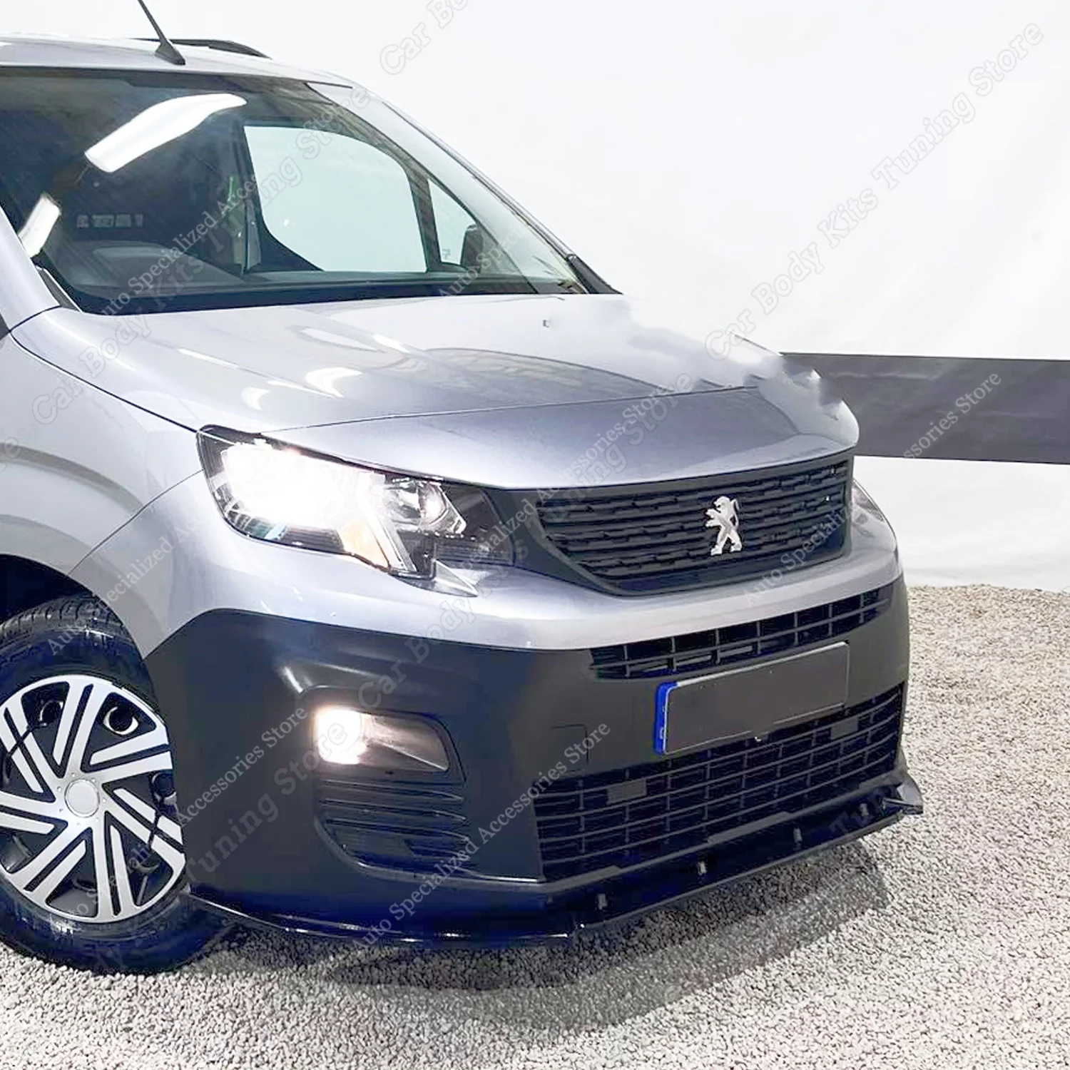 Splitter delantero estilo Maxton para Peugeot Partner III 2018-2023 - imagen 4