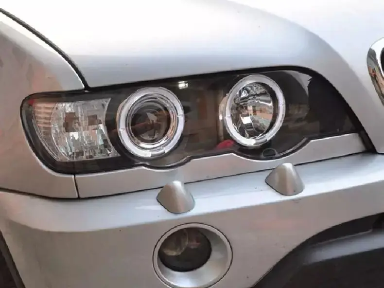 Detalle del proyector Bi-xenón
