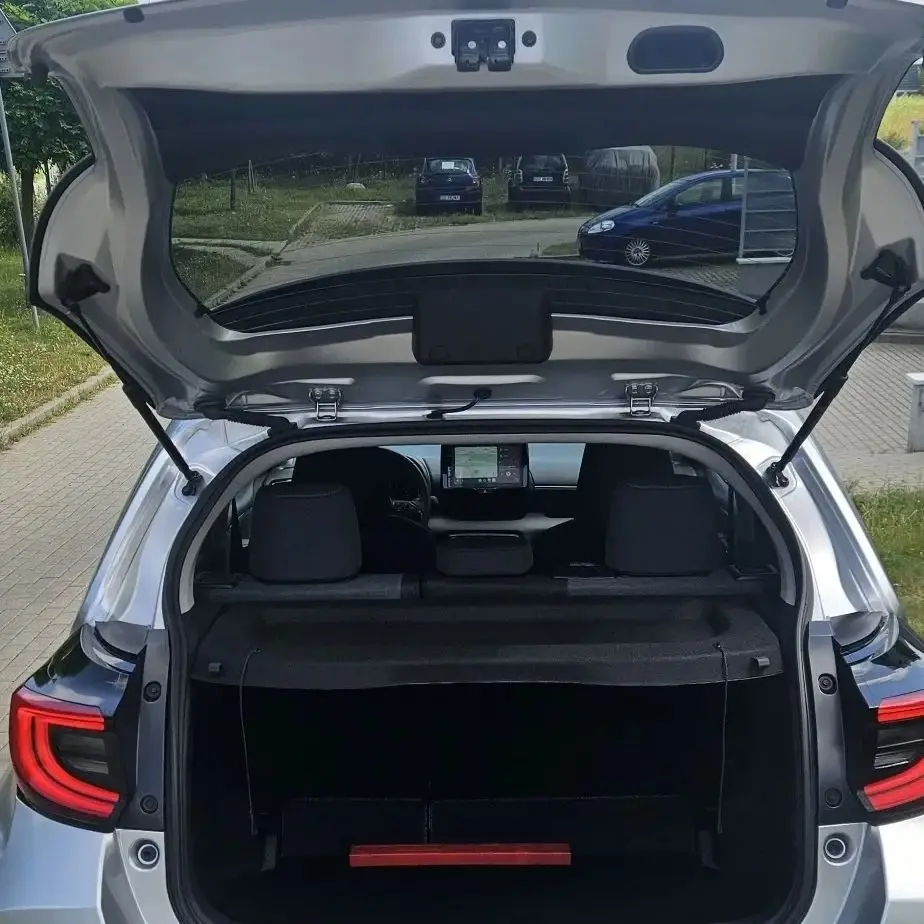 Amortiguadores de portón para Toyota Yaris XP210 Hatchback 2020