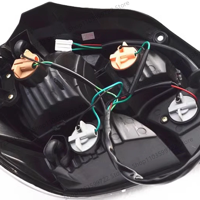 Luz trasera Mitsubishi Outlander (2002-2005) – grupo óptico completo - imagen 5