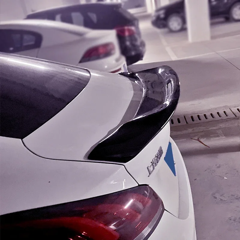Alerón trasero MG 5 GT estilo carbono tipo R (2021-2023) - imagen 4