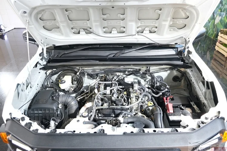 Amortiguador gas capó Toyota Hilux Champ Tamaraw 2023-2026
