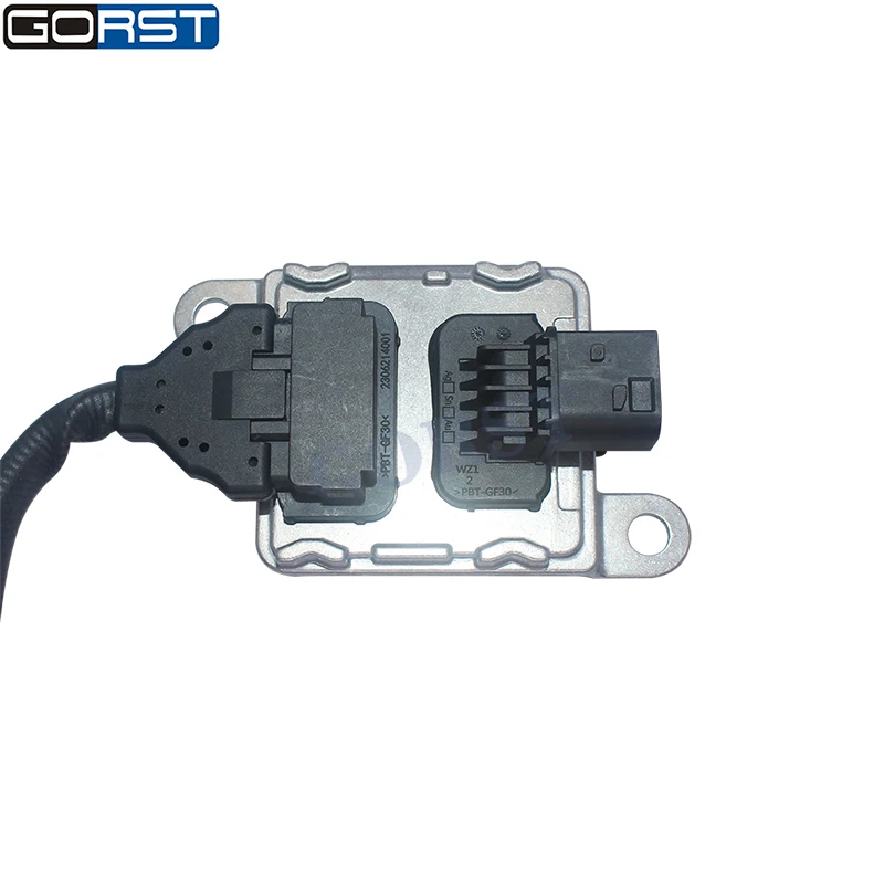 Sensor NOx GORST preparado para su instalación en un vehículo compatible