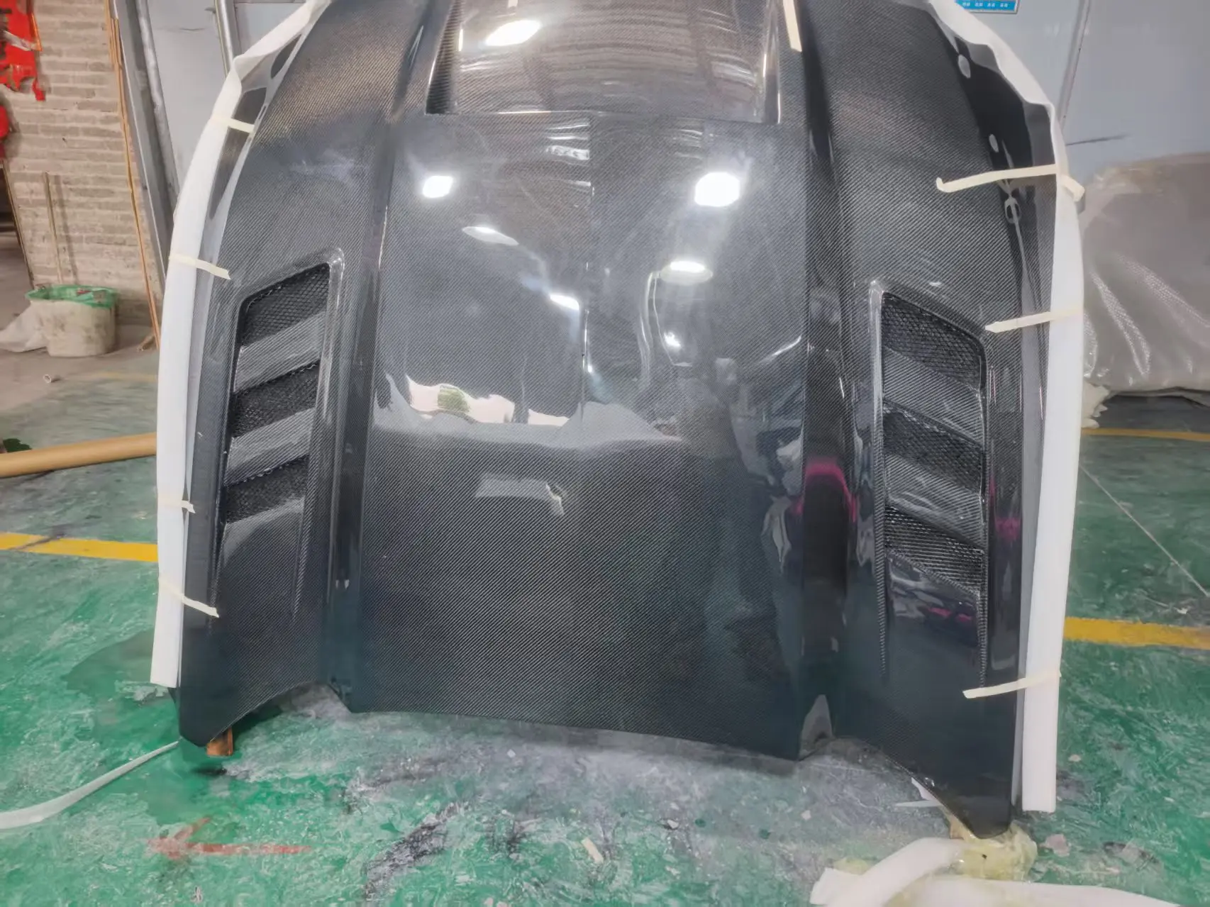 Capó de motor de capó delantero de fibra de carbono estilo TF de alta calidad para Mustang 2024+ - imagen 2